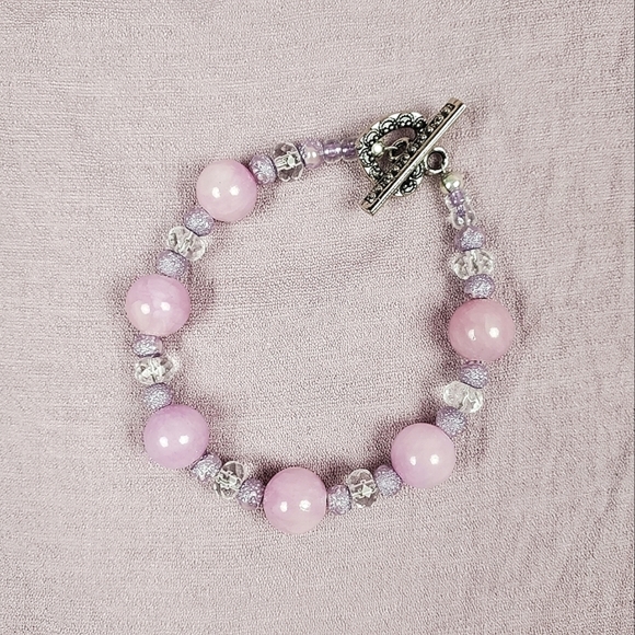 🎉HP~7/28/22🎉🦋 Lavender Purple Beaded Bracelet 🦋1/$14~2/$24~3/$30🦋 - Picture 5 of 6